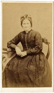 464 Portret van een vrouw / Karsses, J.W., ca 1870