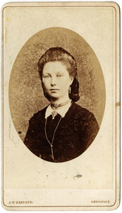 470 Portret van een vrouw / Karsses, J.W., ca 1874
